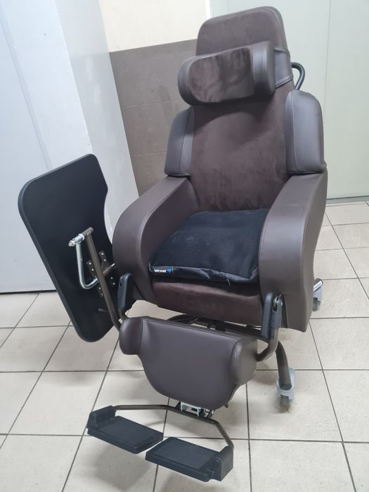 Wózek inwalidzki specjalny pielęgnacyjny VERMEIREN ALTITUDE