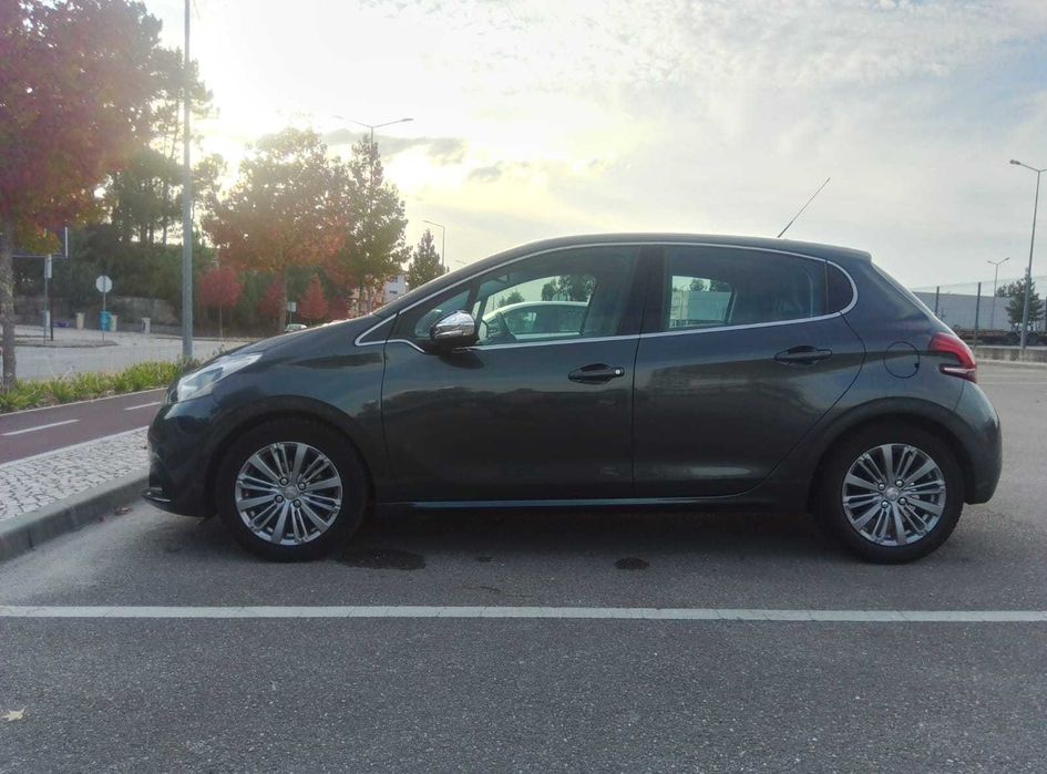 Peugeot 208 1.2 Puretech 82cv BVM5 Allure