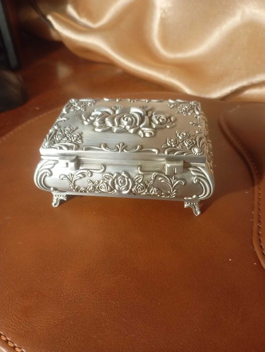 Шкатулка для прекрас.