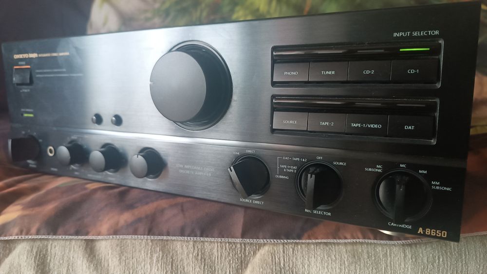 69Стерео підсилювач ONKYO Integra A-8650