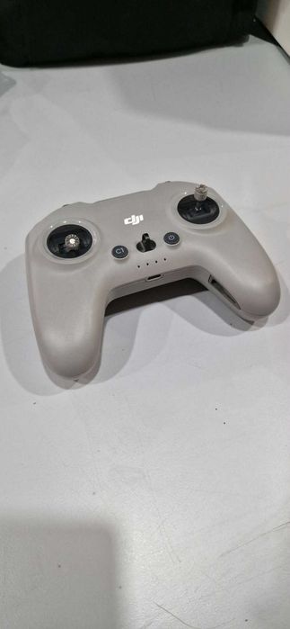 DJI Avata 2 Fly More Combo + FPV Remote Controller 3