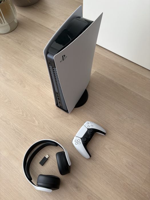 PlayStation 5 digital 825GB c/ headphones oficiais Sony