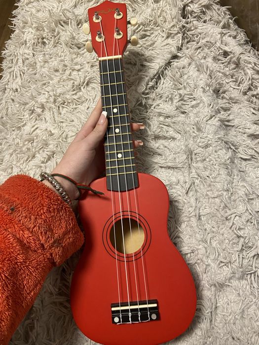 Продам Укулеле, в отличном состояние!