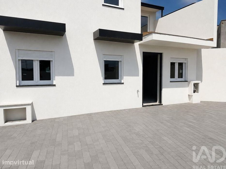 Andar de moradia T3 em Arcozelo de 80 m2
