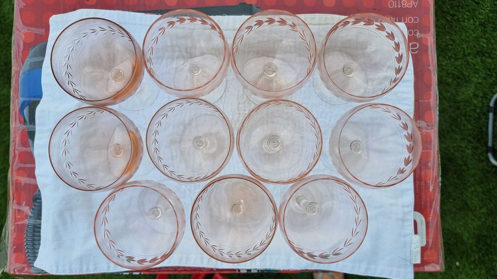 Conjunto de 11 copos, impecáveis