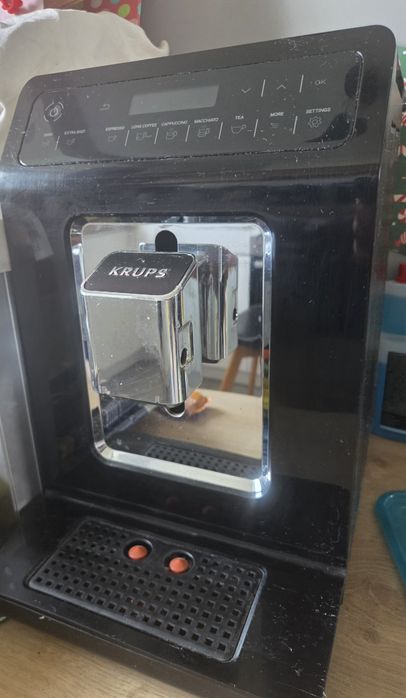 Ekspres do kawy Krups Quattro Force – automat – do serwisu