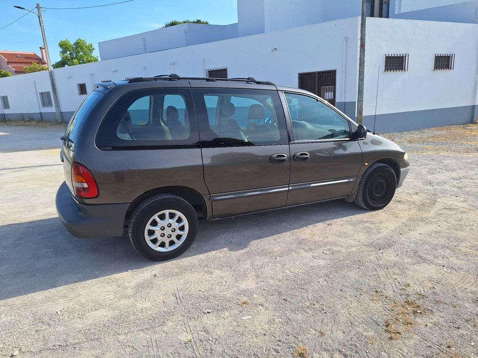 Chrysler Voyager 2.5 Turbo Diesel 7 Lugares