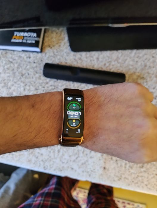 Часы Huawei b6-7c9