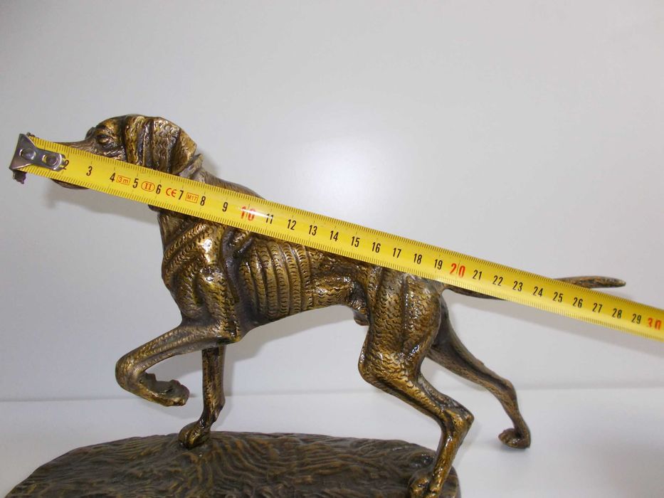 Figura Escultura de Cão em Bronze. Peso 2,5kg.