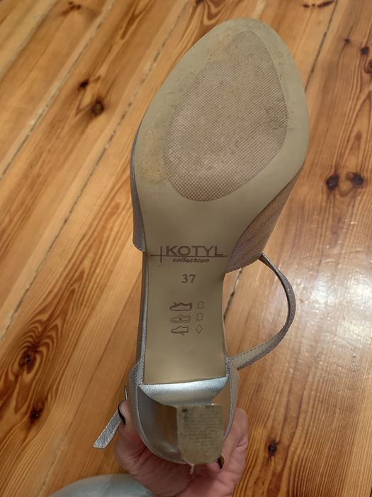 Srebrne buty kotyl