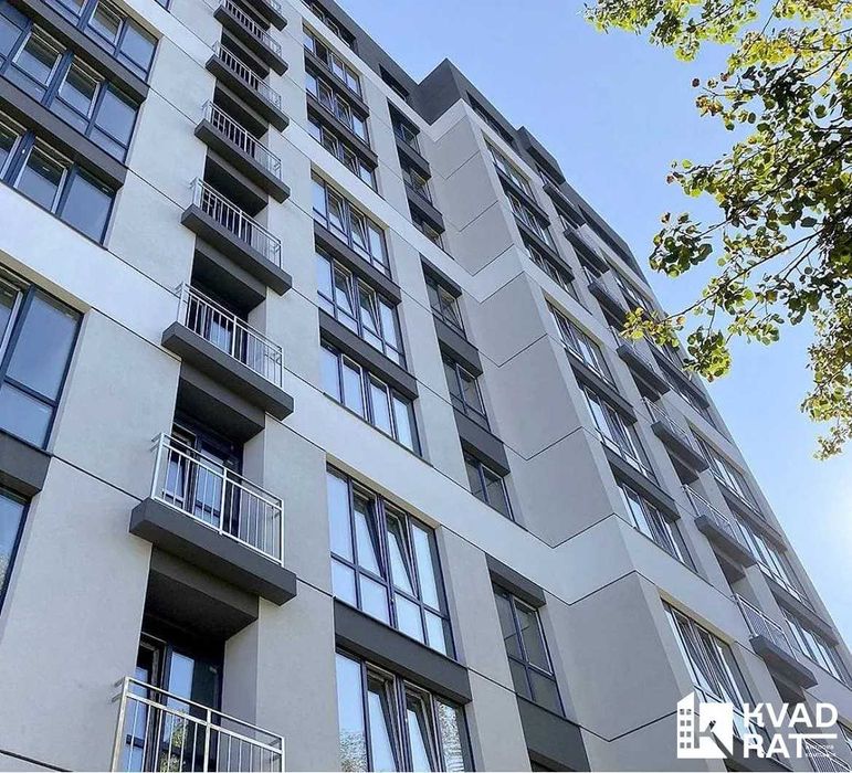 Здана двокімнатна з опаленням та стяжкою