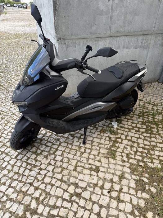 Keeway 125 Preta