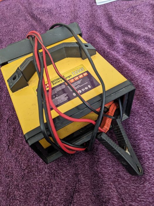 Зарядний пристрій Pulso 12/24 на запчастини