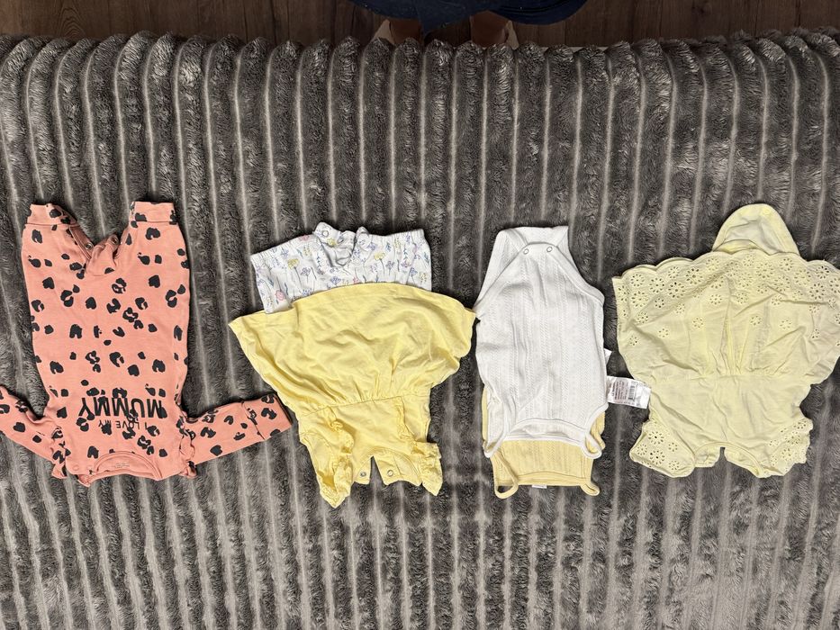 Продам дитячі плаття та костюми, боді