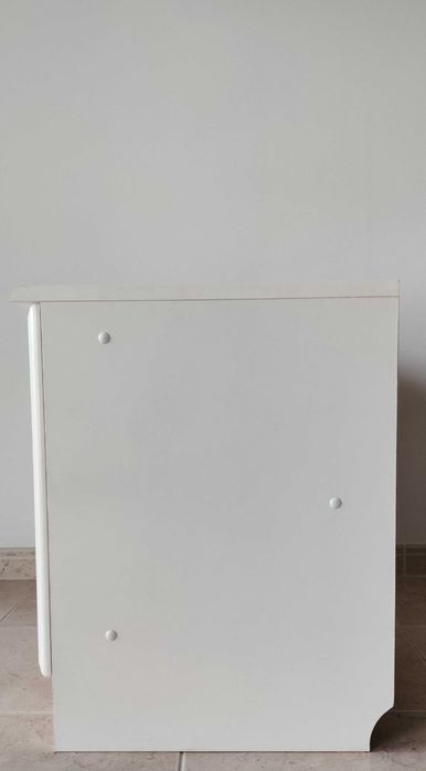 Móvel Armário de 2 duas portas arrumos e TV