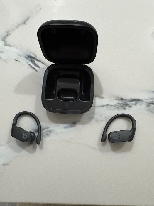 Powerbeats Pro 1st gen