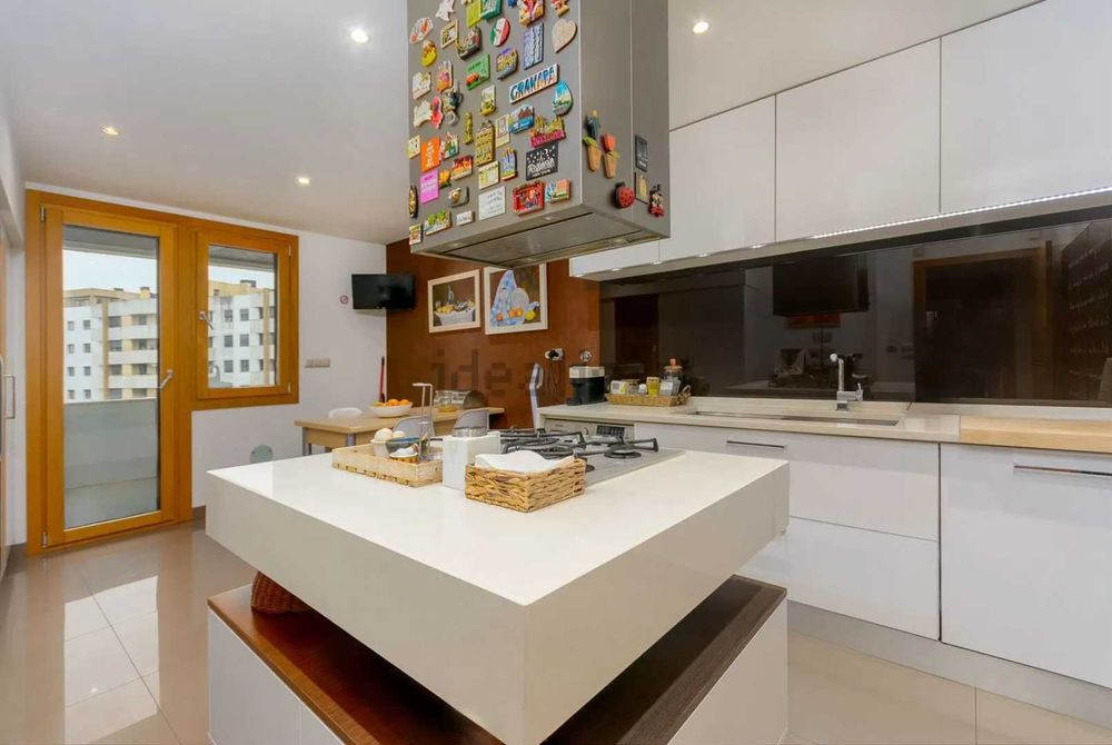 Cozinha Usada com electrodomésticos (área 15 a 20 m2)