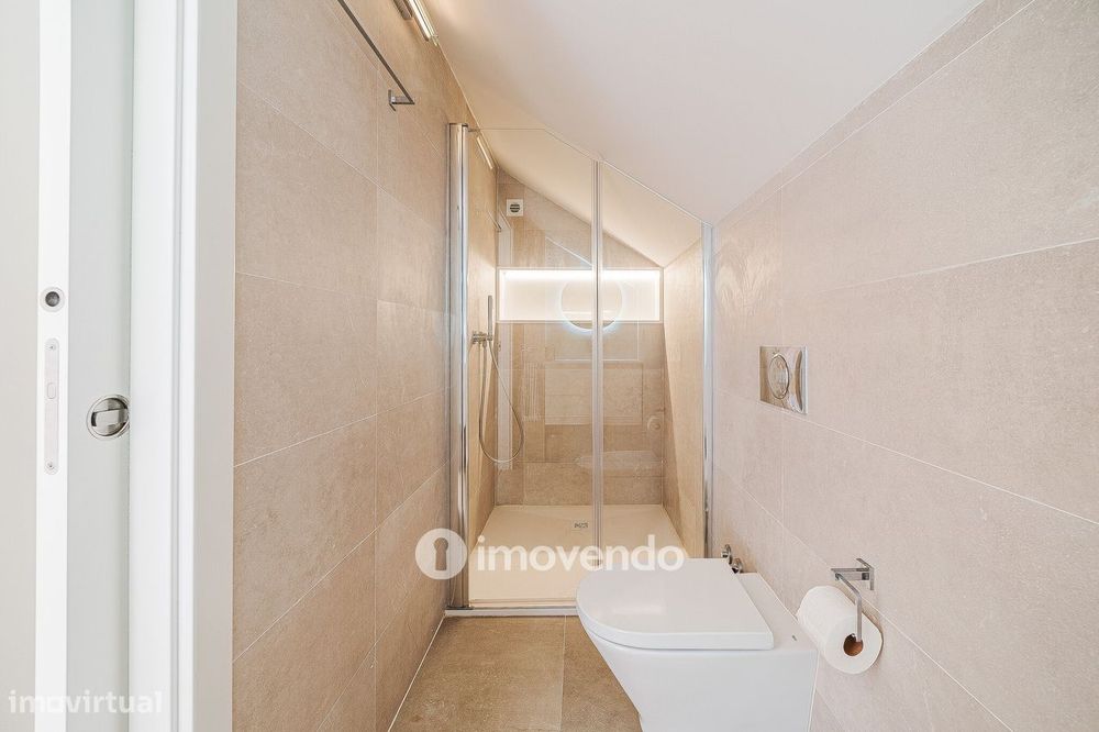 Moradia T3+1 moderna, com garagem e áreas amplas, em Alcochete