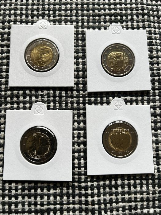 Vendo ou troco moedas de 2 Euros