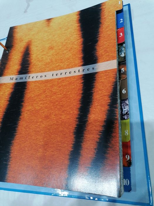 Colecção sobre o mundo animal incompleta