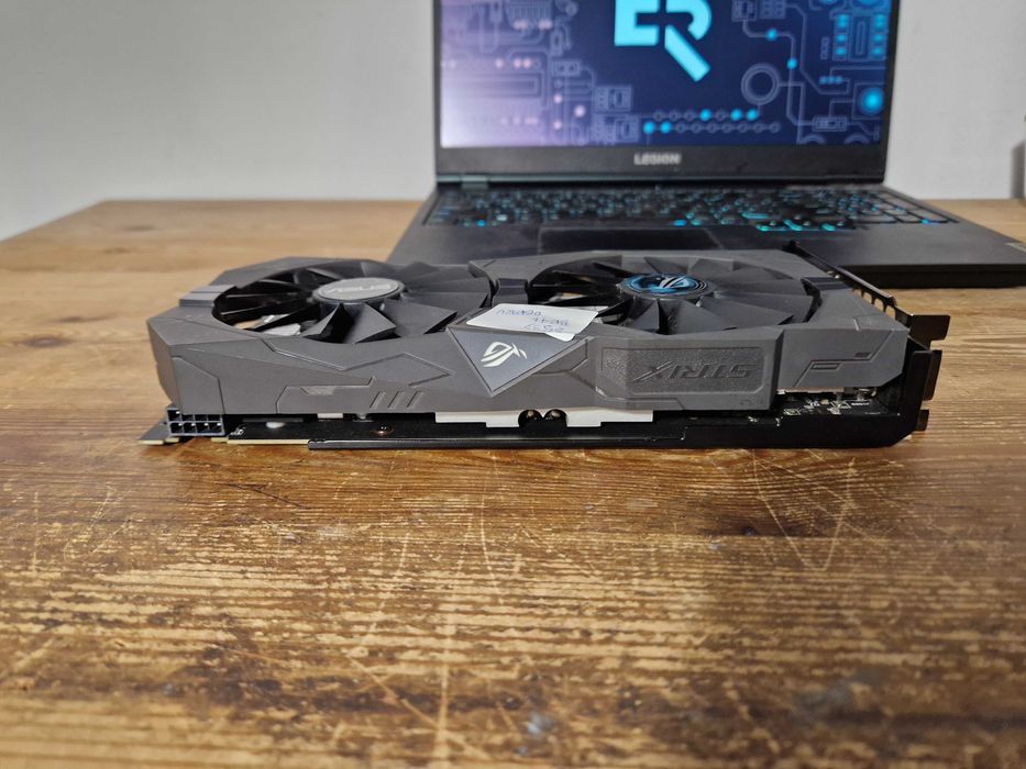 Karta graficzna ASUS ROG Strix-RX570-O8G-Gaming AMD Radeon 8 GB (3933)