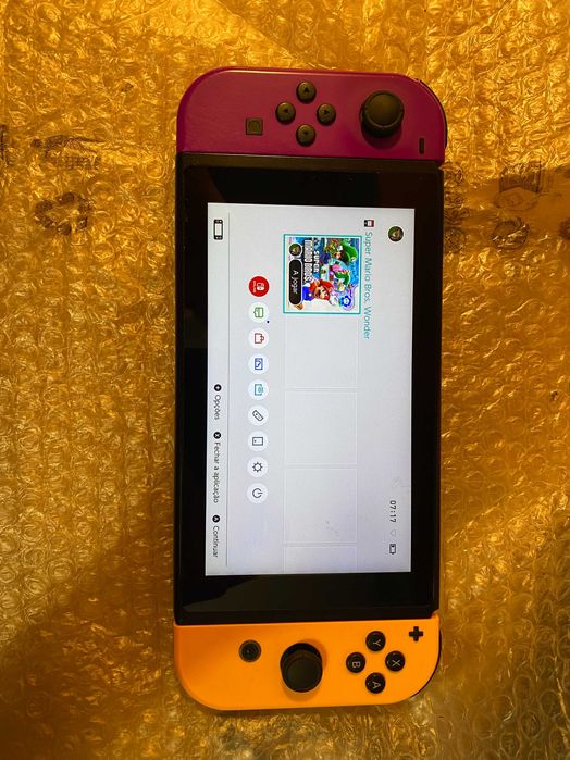 Nintendo Switch V2 - 32GB - Purple and Orange JoyCons, Dock, Cabos, Controller
