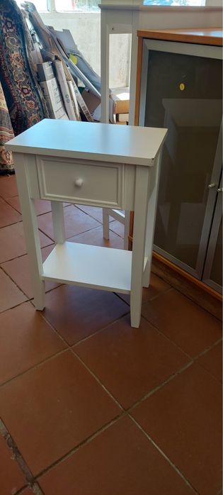 Mesinha de cabeceira