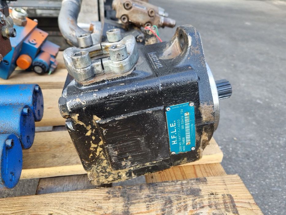 hitachi lx 210 komplet hydrauliki