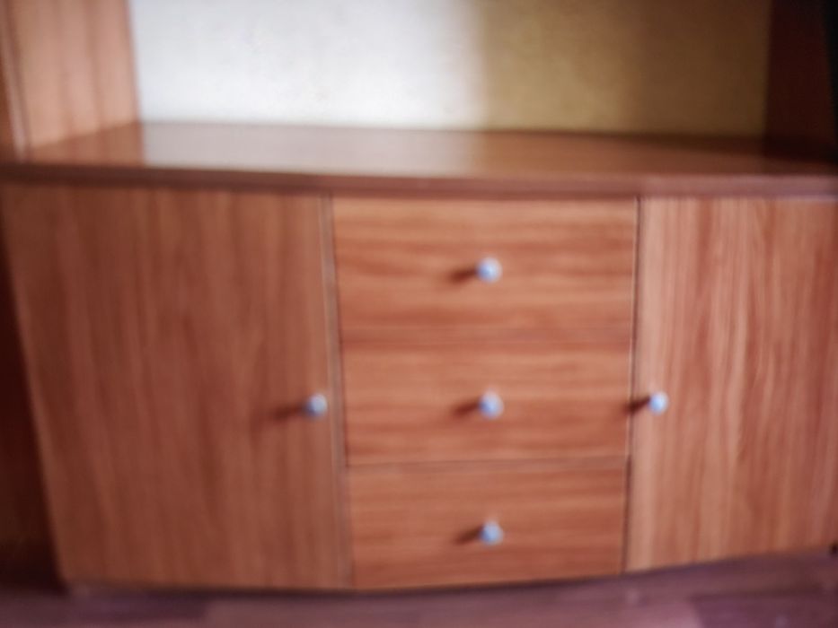 Продам мебель стенка,комод, трюмо,