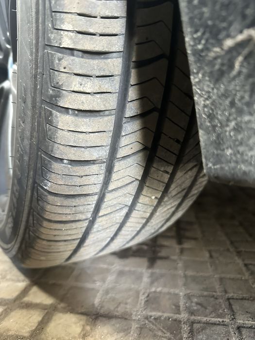 Продам шину 225/50/17