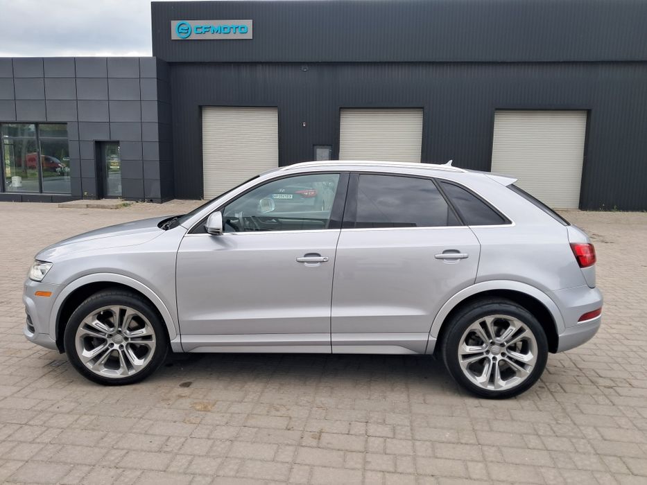 Продам  Audi Q3.