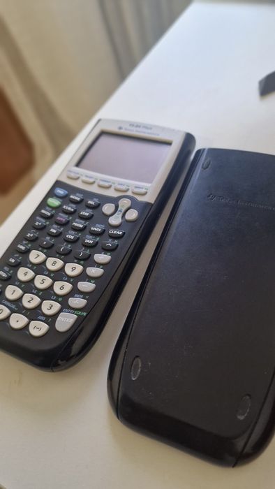 Calculadora TI 84 PLUS