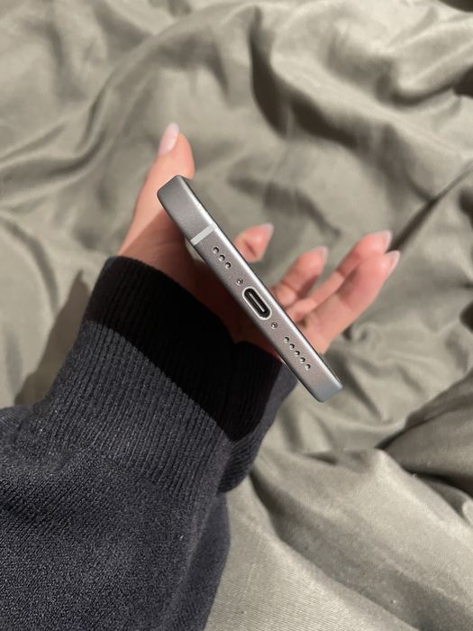 iPhone 15 – 128 GB – idealny stan