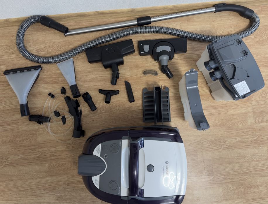 Пилосос миючий з аквафільтром Bosch, повний комплект