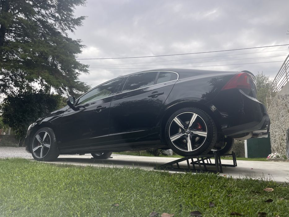 Volvo S60 R design D 4 2.0 190 cavalos com garantia ate 36 meses