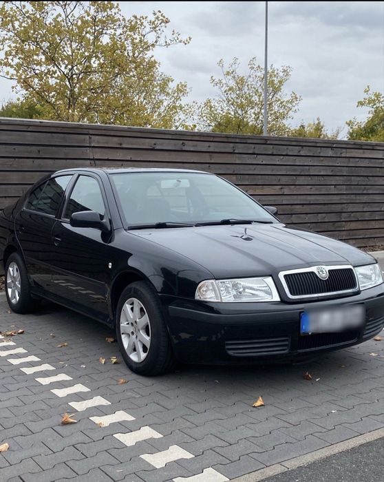 Свіжопригнані Skoda octavia tour малі пробіги