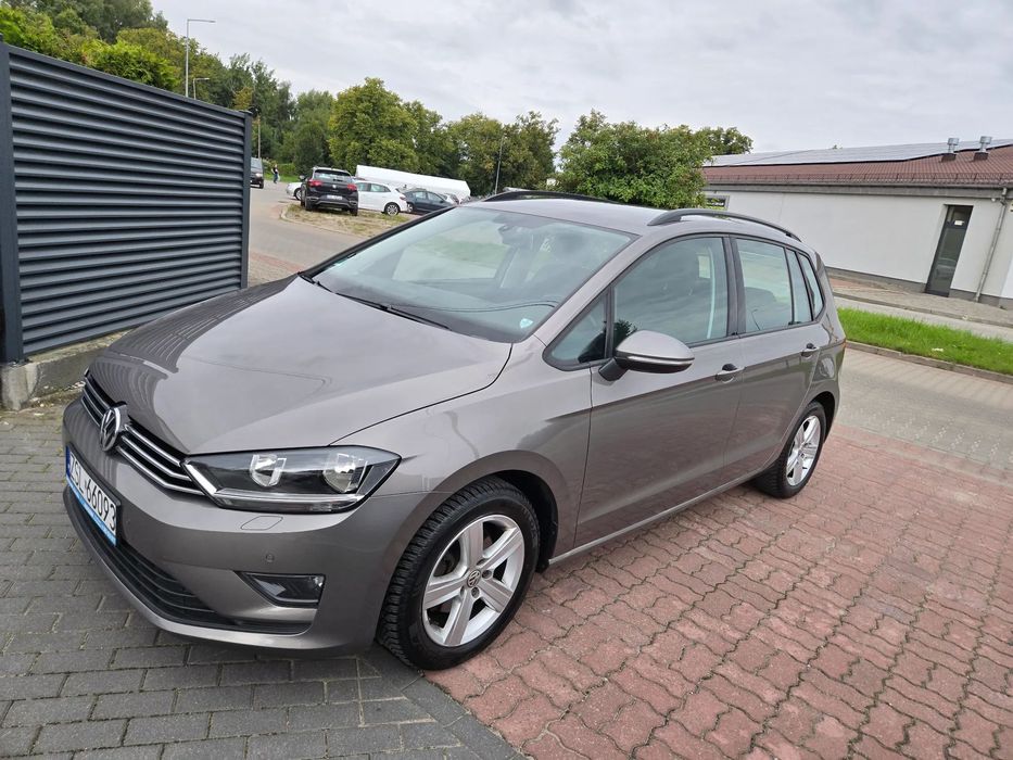 Volkswagen Golf Sportsvan Pełny VIN oraz data pierwszej rejestracji w ogłoszeniu.98 tyś przebieg