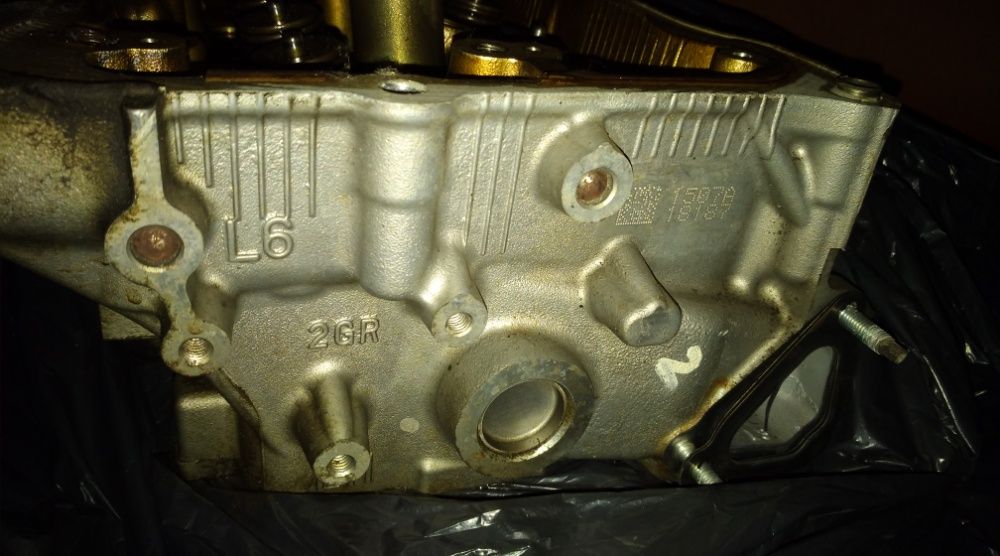 Головка блока цилиндров (левая) на LEXUS RX 350 (03-09) 2GR-FE