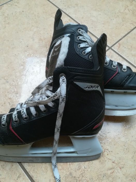 Łyżwy hokejowe rozmiar 37