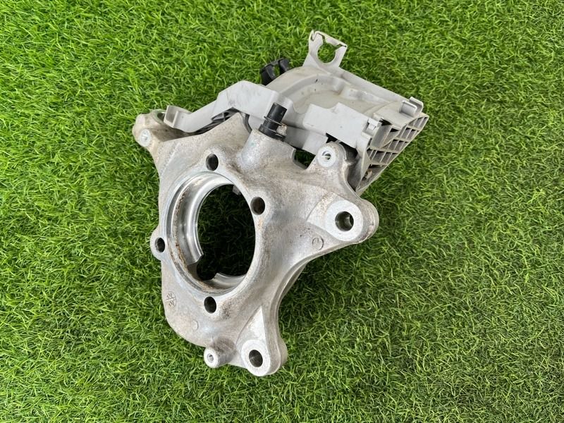 Поворотный кулак передний правый Mercedes-Benz EQB 350 X243  2022