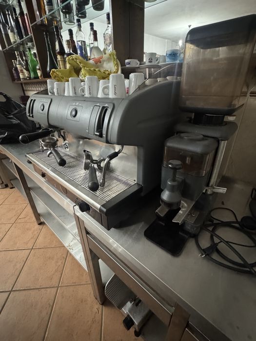 Maquina de cafe industrial FAEMA