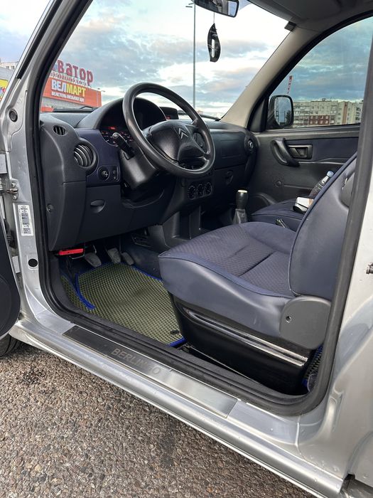 легковий автомобіль