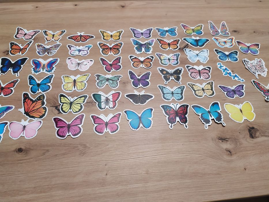 Zestaw naklejek 50 sztuk Motyle piękne