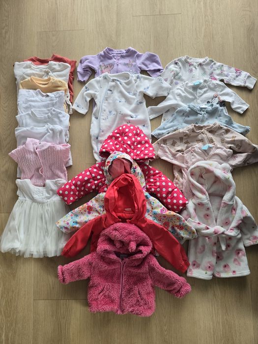 Zestaw ubrań dla dziewczynki 62
