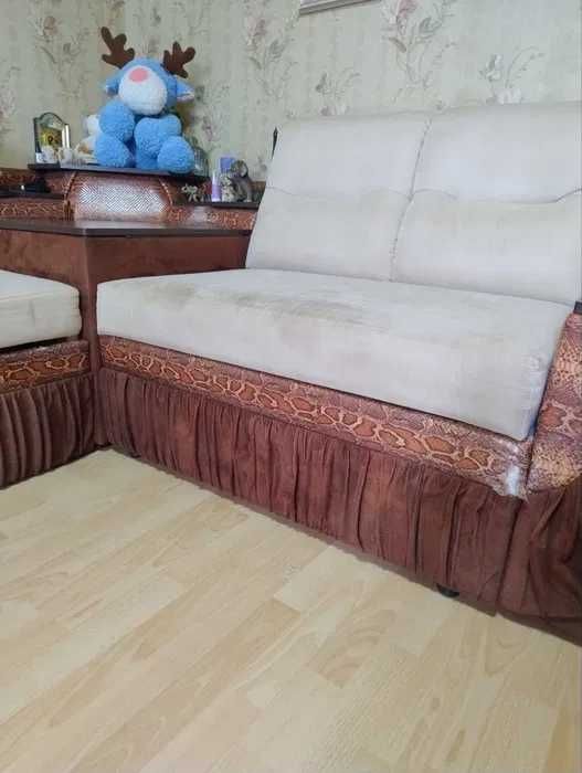 Продам угловой диван бу
