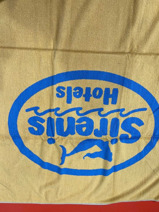 Toalha de praia/piscina, design dois em um: azul frente verso amarelo