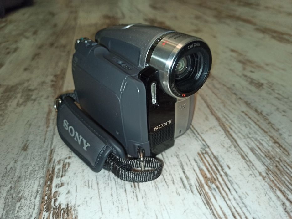 Відеокамера Sony DCR-HC96E