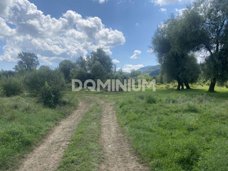 Продається земельна ділянка у м. Хуст