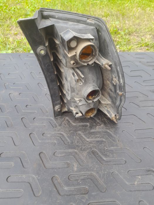 Задний фонарь для Митсубиси Паджеро Спорт 1