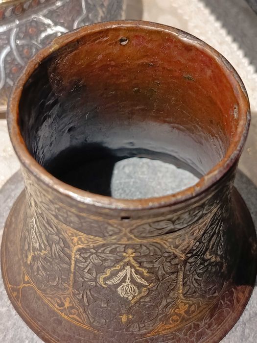 Base Castiçal Mameluco XIV 9 cm Peça de museu Ferro Cobre Prata e Ouro